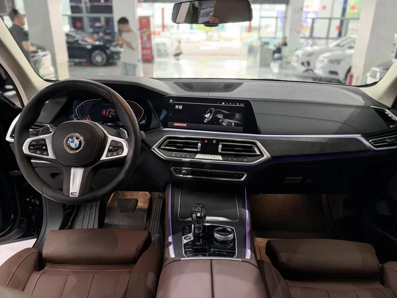 BMW X5 2021 Reforma xDrive40i Tipo de lujo M Conjunto deportivo interior foto 10 BMW X5 2021 Reforma xDrive40i Tipo de lujo M Conjunto deportivo interior foto 10