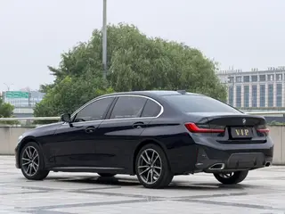 BMW 3 Series 2023 325Li M Спортивный костюм интерьер фото 9