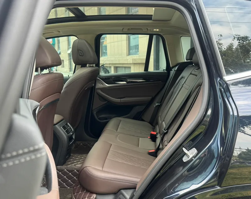 BMW X3 2022 Restyling xDrive25i M Sports suit interior photo 10 BMW X3 2022 Restyling xDrive25i M Sports suit interior photo 10