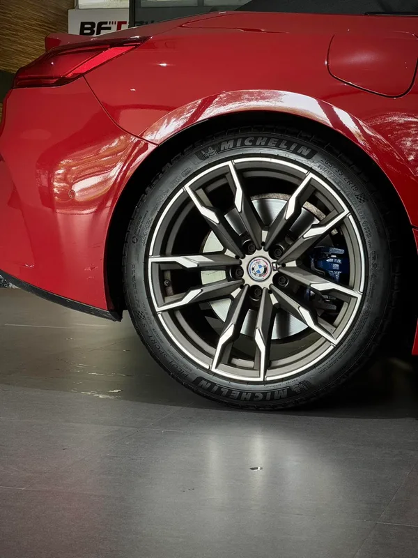 BMW Z4 2022 M40i M Édition des performances sportives extérieur photo 7 BMW Z4 2022 M40i M Édition des performances sportives extérieur photo 7
