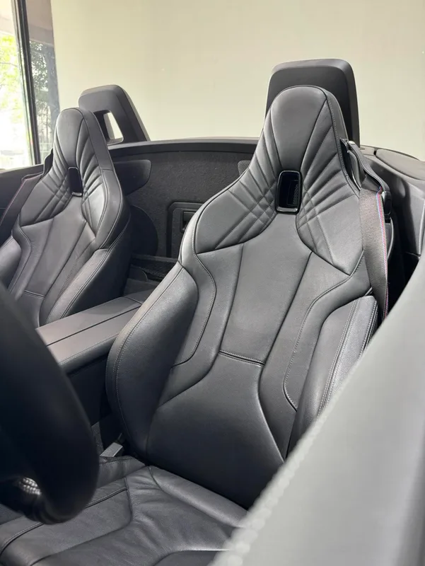 BMW Z4 2022 M40i M Édition des performances sportives intérieur photo 10 BMW Z4 2022 M40i M Édition des performances sportives intérieur photo 10