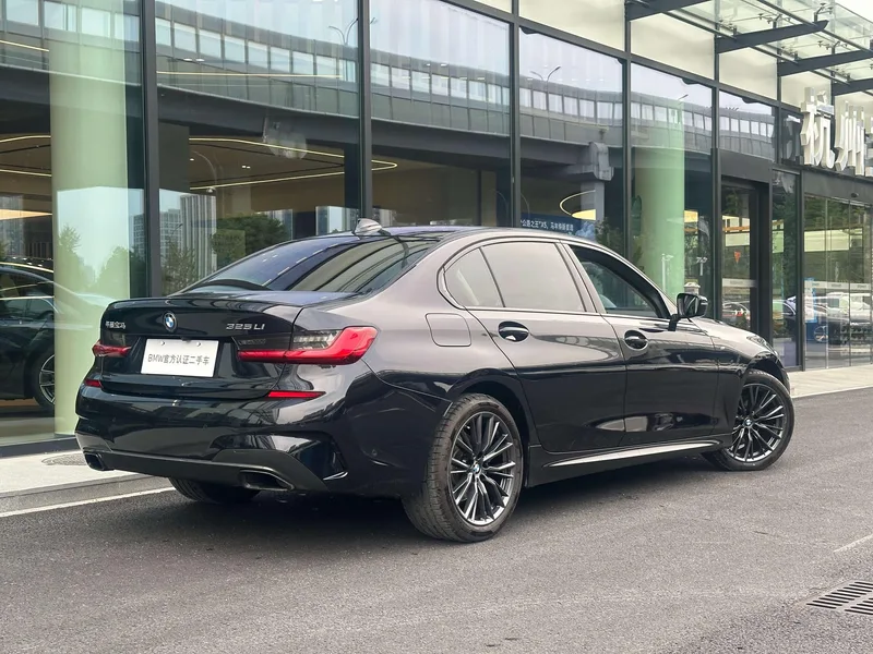 BMW 3 Series 2021 Deuxième lifting 325Li M Set de nuit de sport extérieur photo 6 BMW 3 Series 2021 Deuxième lifting 325Li M Set de nuit de sport extérieur photo 6