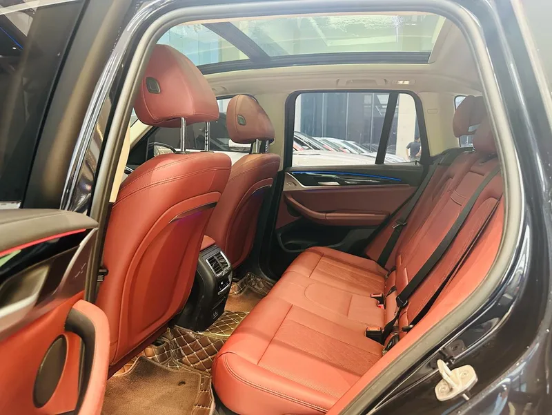 BMW X3 2022 xDrive25i M Conjunto deportivo interior foto 6