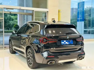 BMW X3 2022 xDrive25i M Conjunto deportivo interior foto 7