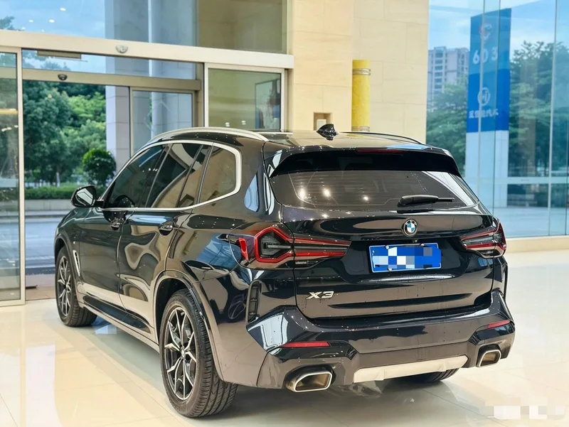 BMW X3 2022 xDrive25i M Conjunto deportivo interior foto 7