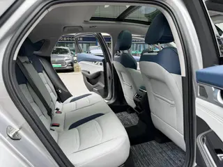 Geely Preface 2023 2.0T Acabado premium interior foto 10