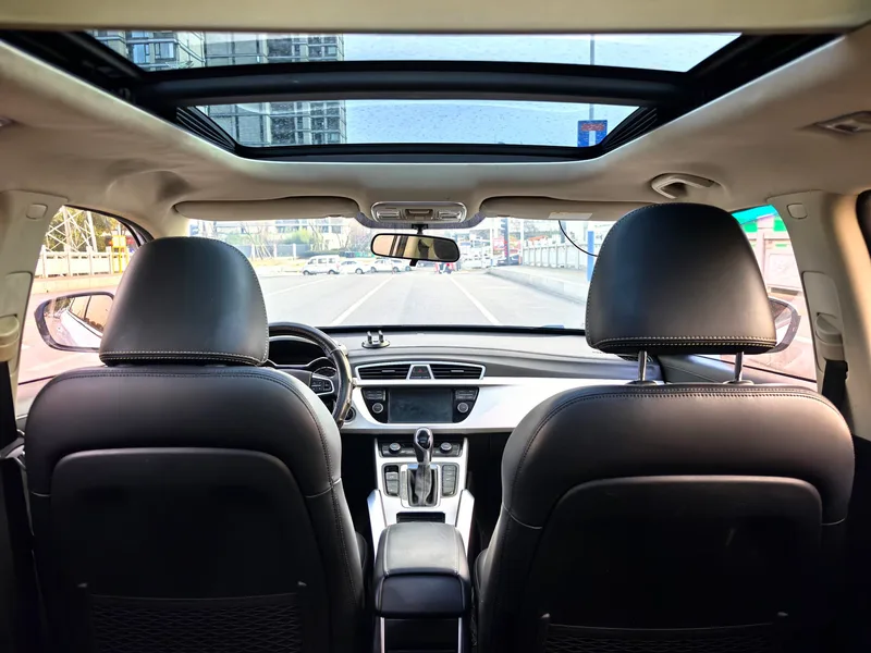 Geely Boyue 2018 1.8TD Tipo Zhiya de tracción automática en dos ruedas interior foto 8