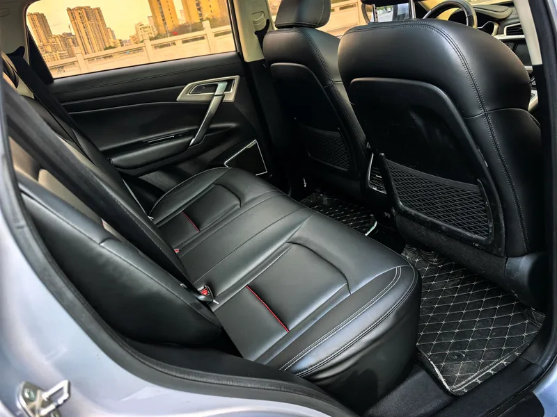 Geely Boyue 2018 1.8TD Tipo Zhiya de tracción automática en dos ruedas interior foto 10
