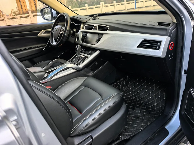 Geely Boyue 2018 1.8TD Tipo Zhiya de tracción automática en dos ruedas interior foto 11