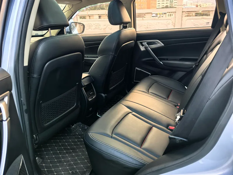Geely Boyue 2018 1.8TD Tipo Zhiya de tracción automática en dos ruedas interior foto 13