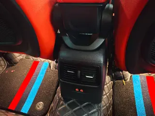 BMW X2 2021 sDrive25i M Sports suit interior photo 12 BMW X2 2021 sDrive25i M Sports suit interior photo 12