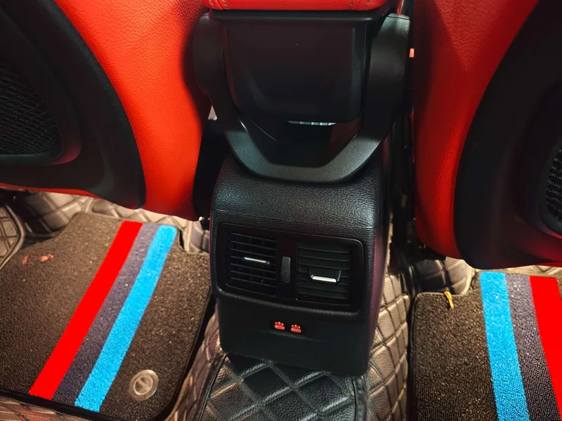BMW X2 2021 sDrive25i M Sports suit interior photo 12 BMW X2 2021 sDrive25i M Sports suit interior photo 12