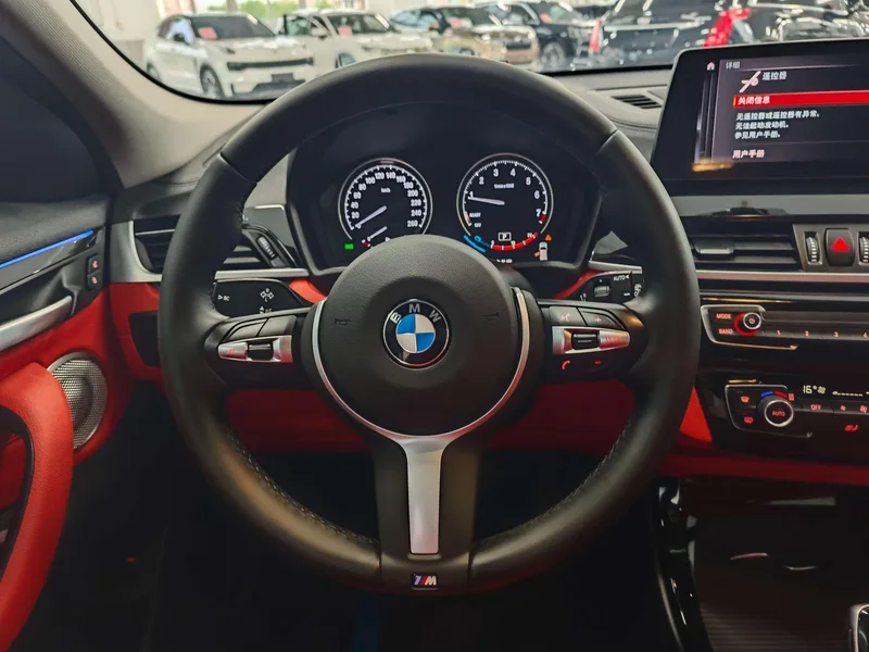 BMW X2 2021 sDrive25i M Sports suit interior photo 15 BMW X2 2021 sDrive25i M Sports suit interior photo 15