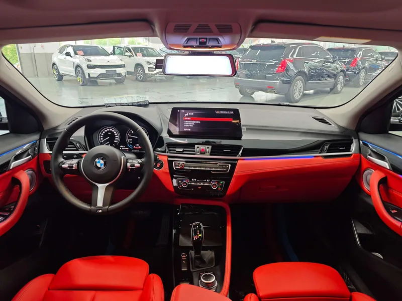 BMW X2 2021 sDrive25i M Sports suit interior photo 16 BMW X2 2021 sDrive25i M Sports suit interior photo 16