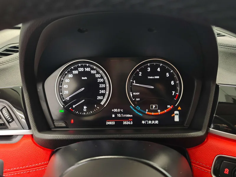 BMW X2 2021 sDrive25i M Sports suit interior photo 19 BMW X2 2021 sDrive25i M Sports suit interior photo 19