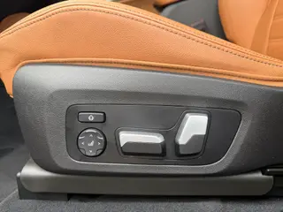 BMW X4 2022 M40i interior photo 11