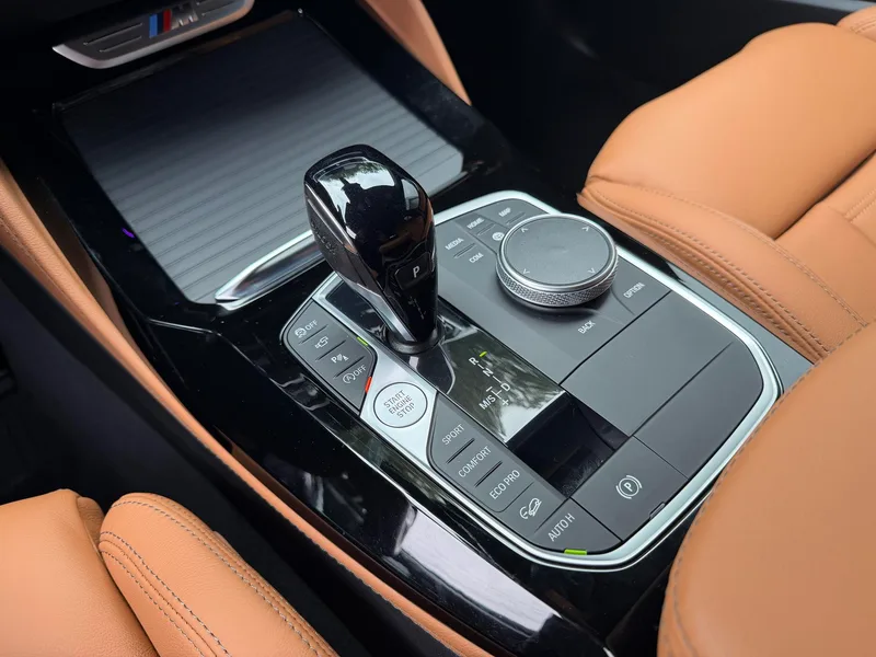 BMW X4 2022 M40i interior photo 12