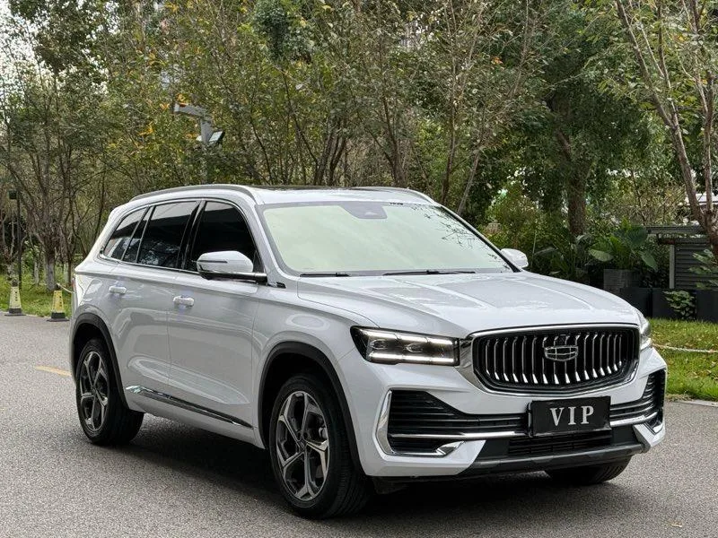 Geely Monjaro 2024 2.0TD Versión en la nube de tracción en dos ruedas automática de alta potencia exterior foto 3 Geely Monjaro 2024 2.0TD Versión en la nube de tracción en dos ruedas automática de alta potencia exterior foto 3