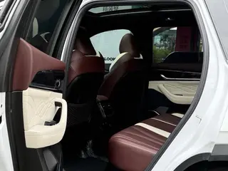 Geely Monjaro 2024 2.0TD Versión en la nube de tracción en dos ruedas automática de alta potencia exterior foto 7 Geely Monjaro 2024 2.0TD Versión en la nube de tracción en dos ruedas automática de alta potencia exterior foto 7