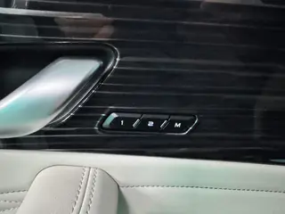 Geely Monjaro 2024 2.0TD Versión en la nube de tracción en dos ruedas automática de alta potencia exterior foto 9 Geely Monjaro 2024 2.0TD Versión en la nube de tracción en dos ruedas automática de alta potencia exterior foto 9