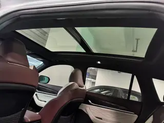 Geely Monjaro 2024 2.0TD Versión en la nube de tracción en dos ruedas automática de alta potencia interior foto 18 Geely Monjaro 2024 2.0TD Versión en la nube de tracción en dos ruedas automática de alta potencia interior foto 18