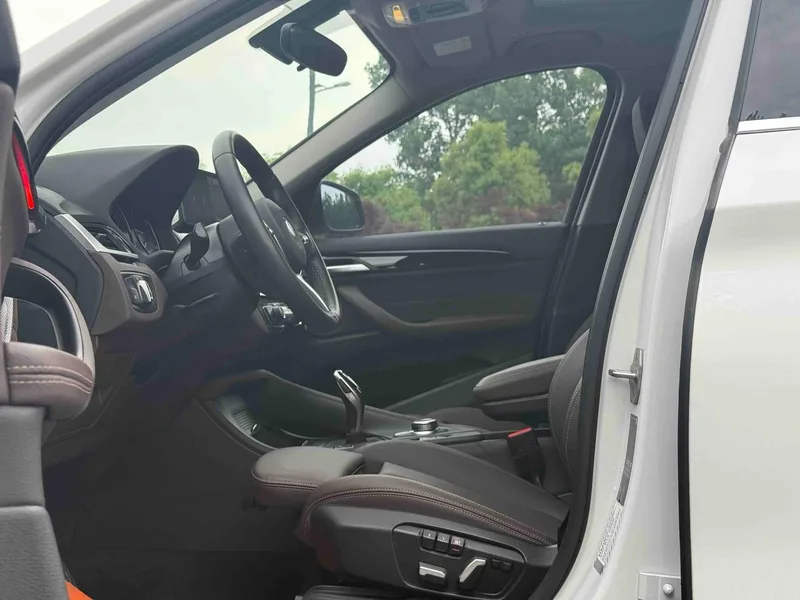 BMW X1 2020 sDrive25Li Líder exterior foto 4 BMW X1 2020 sDrive25Li Líder exterior foto 4