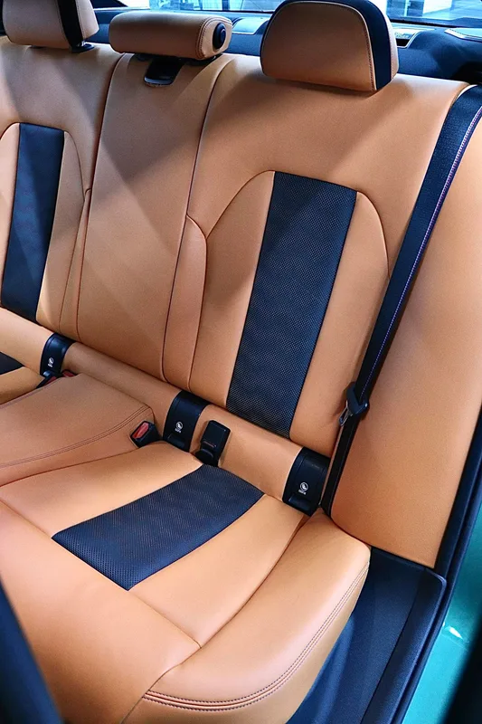 BMW M3 2021 M3 Berline quatre portes Version Thunder intérieur photo 14 BMW M3 2021 M3 Berline quatre portes Version Thunder intérieur photo 14