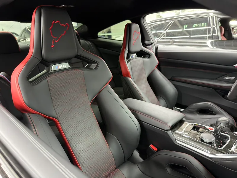 BMW M4 2025 M4 Coupé Édition limitée de la coopération officielle du Nürburgring intérieur photo 12 BMW M4 2025 M4 Coupé Édition limitée de la coopération officielle du Nürburgring intérieur photo 12