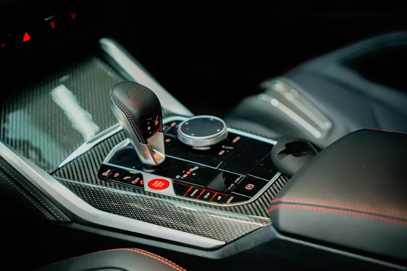 BMW M4 2025 M4 Coupé Édition limitée de la coopération officielle du Nürburgring intérieur photo 19 BMW M4 2025 M4 Coupé Édition limitée de la coopération officielle du Nürburgring intérieur photo 19