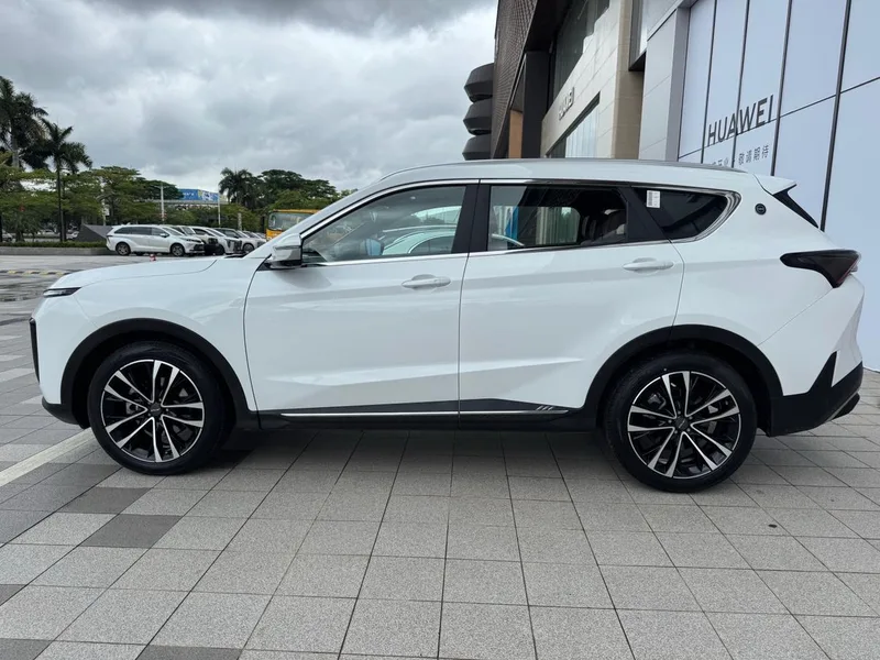 Jetour X70 PLUS 2025 1.5T 7DCT Flagship Edition 5 seat exterior photo 5 Jetour X70 PLUS 2025 1.5T 7DCT Flagship Edition 5 seat exterior photo 5