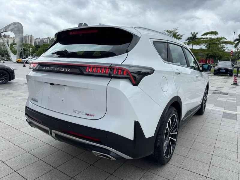 Jetour X70 PLUS 2025 1.5T 7DCT Flagship Edition 5 seat exterior photo 8 Jetour X70 PLUS 2025 1.5T 7DCT Flagship Edition 5 seat exterior photo 8