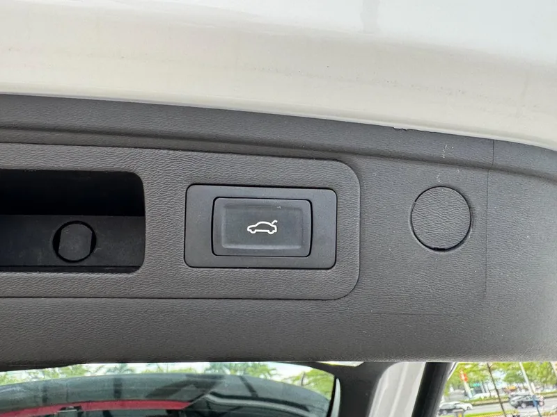 Jetour X70 PLUS 2025 1.5T 7DCT Flagship Edition 5 seat interior photo 13 Jetour X70 PLUS 2025 1.5T 7DCT Flagship Edition 5 seat interior photo 13