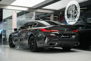BMW 8 Series 2022 840i Coupé à quatre portes M Ensemble de sport extérieur photo 4