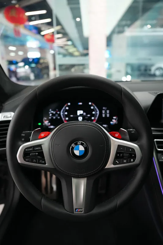 BMW 8 Series 2022 840i Coupé à quatre portes M Ensemble de sport extérieur photo 6