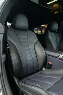 BMW 8 Series 2022 840i Coupé à quatre portes M Ensemble de sport intérieur photo 10