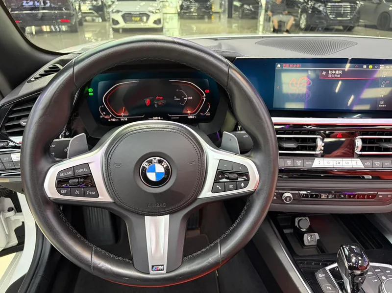 BMW Z4 2023 sDrive 25i M Ensemble de sport intérieur photo 8 BMW Z4 2023 sDrive 25i M Ensemble de sport intérieur photo 8