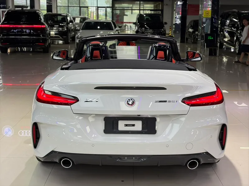 BMW Z4 2023 sDrive 25i M Ensemble de sport intérieur photo 10 BMW Z4 2023 sDrive 25i M Ensemble de sport intérieur photo 10