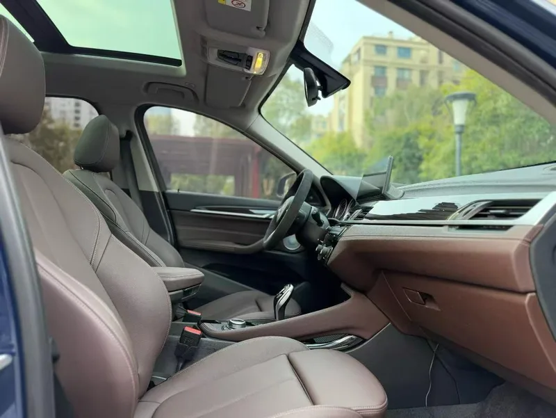 BMW X1 2021 Restyling xDrive25Li Premium Class interior photo 9 BMW X1 2021 Restyling xDrive25Li Premium Class interior photo 9
