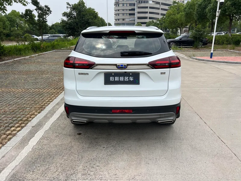 Geely Boyue 2020 1.8TD DCT Два привода 4G Связанная версия интерьер фото 9