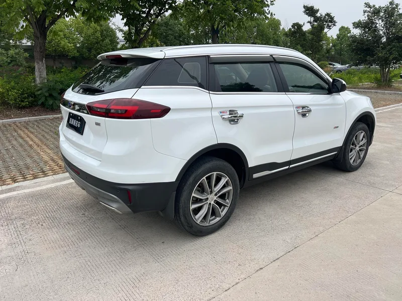 Geely Boyue 2020 1.8TD DCT Два привода 4G Связанная версия интерьер фото 10