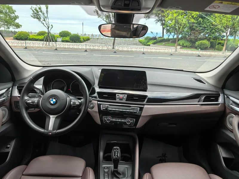 BMW X1 2022 sDrive25Li Leader intérieur photo 6 BMW X1 2022 sDrive25Li Leader intérieur photo 6