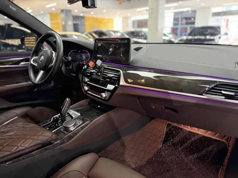 BMW 6 Series GT 2022 630i M Спортивный большой путешественник версия интерьер фото 13