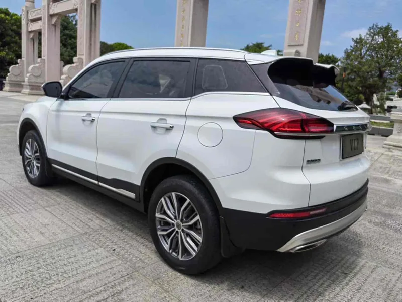 Geely Boyue 2020 1.8TD DCT Zhilian PRO exterior foto 4 Geely Boyue 2020 1.8TD DCT Zhilian PRO exterior foto 4
