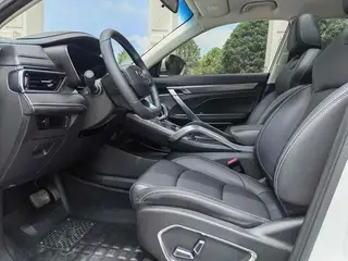 Geely Boyue 2020 1.8TD DCT Zhilian PRO interior foto 9 Geely Boyue 2020 1.8TD DCT Zhilian PRO interior foto 9