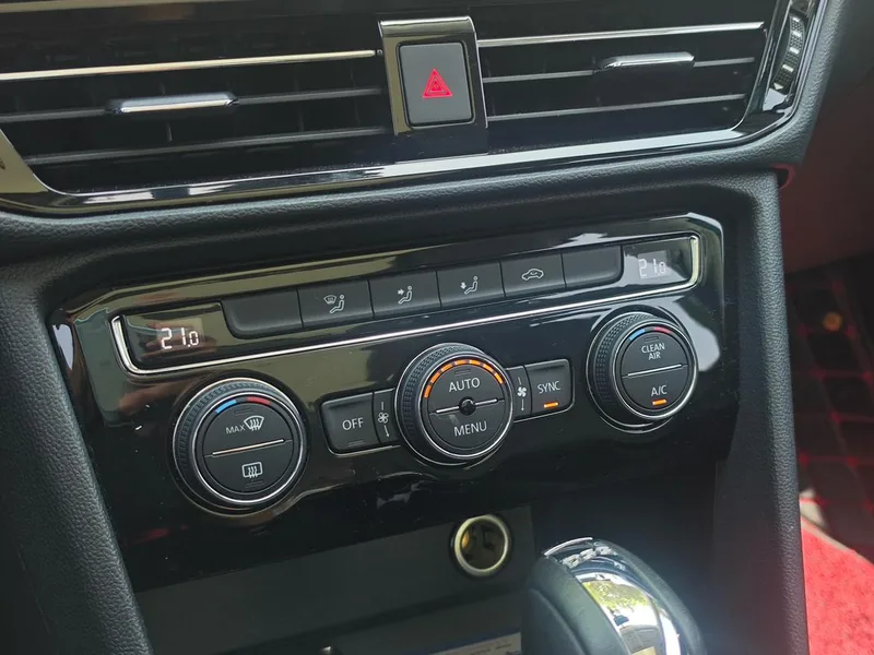 Volkswagen Tharu 2020 280TSI Version confort à deux roues motrices État VI intérieur photo 12 Volkswagen Tharu 2020 280TSI Version confort à deux roues motrices État VI intérieur photo 12