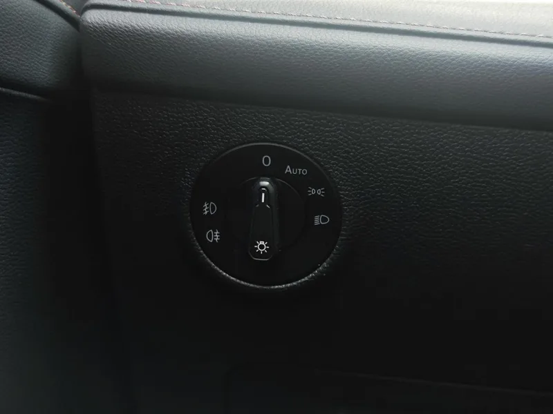 Volkswagen Tharu 2020 280TSI Version confort à deux roues motrices État VI intérieur photo 14 Volkswagen Tharu 2020 280TSI Version confort à deux roues motrices État VI intérieur photo 14