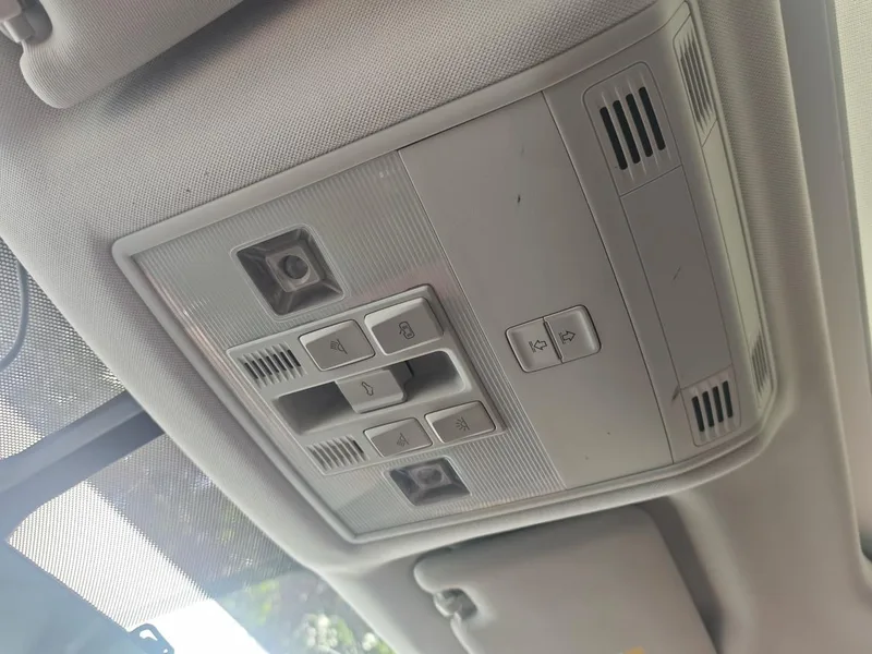 Volkswagen Tharu 2020 280TSI Version confort à deux roues motrices État VI intérieur photo 15 Volkswagen Tharu 2020 280TSI Version confort à deux roues motrices État VI intérieur photo 15
