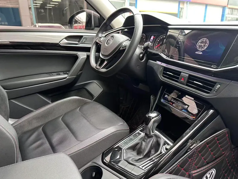 Volkswagen Tayron 2020 330TSI Deluxe Zhilian Edition interior photo 6 Volkswagen Tayron 2020 330TSI Deluxe Zhilian Edition interior photo 6