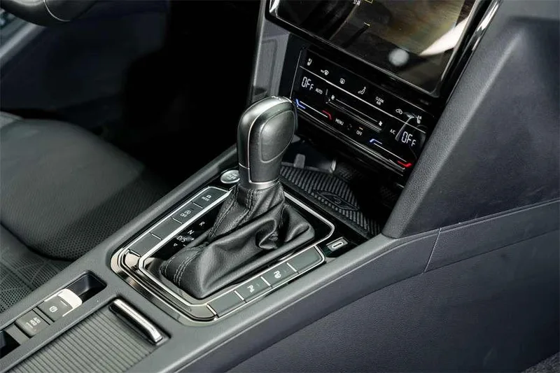 Volkswagen CC 2021 Hunting car 380TSI Heart Hunting Edition interior photo 18 Volkswagen CC 2021 Hunting car 380TSI Heart Hunting Edition interior photo 18