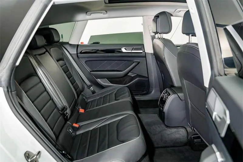 Volkswagen CC 2021 Hunting car 380TSI Heart Hunting Edition interior photo 20 Volkswagen CC 2021 Hunting car 380TSI Heart Hunting Edition interior photo 20